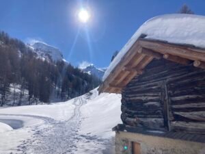 Raquettes en Queyras, Les alpages de Clapeyto